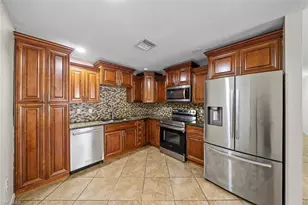 10274 Kingdom Ct, Naples, FL 34114 - Photo 5