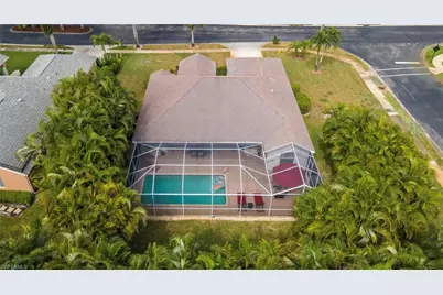 1537 Vintage Ln, Naples, FL 34104 - Photo 9