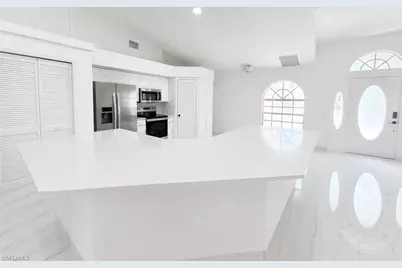 119 Plantation Cir, Naples, FL 34104 - Photo 3