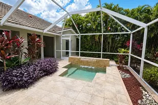 119 Plantation Cir, Naples, FL 34104 - Photo 9