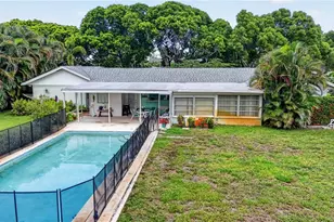 1608 Crayton Rd, Naples, FL 34102 - Photo 29
