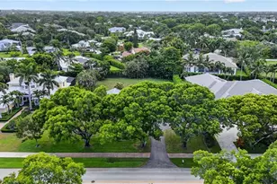 1608 Crayton Rd, Naples, FL 34102 - Photo 11