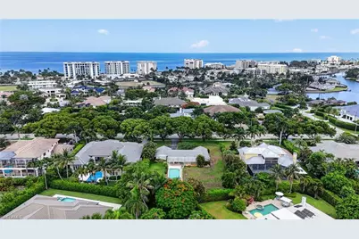 1608 Crayton Rd, Naples, FL 34102 - Photo 25
