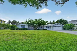 1608 Crayton Rd, Naples, FL 34102 - Photo 1