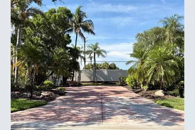 4596 Southern Breeze Dr, Naples, FL 34114 - Photo 1