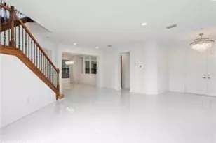 10008 Chesapeake Bay Dr, Fort Myers, FL 33913 - Photo 5