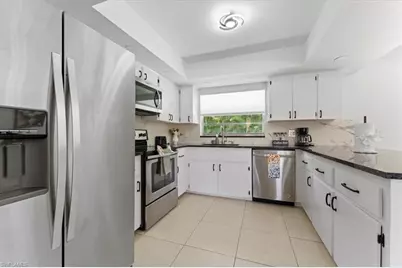2250 Poinciana St, Naples, FL 34105 - Photo 7