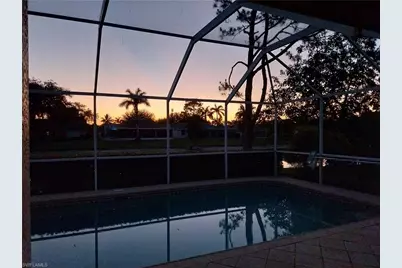 449 Dundee Ct, Naples, FL 34104 - Photo 33