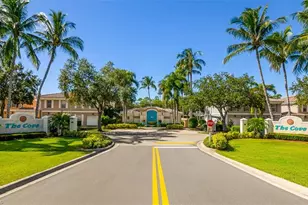 5601 Cove Cir, Naples, FL 34119 - Photo 5
