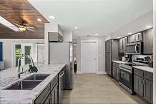 3911 SW 25th Ct, Cape Coral, FL 33914 - Photo 19