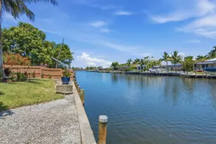 197 Gulfport Ct, Marco Island, FL 34145 - Photo 31
