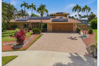 197 Gulfport Ct, Marco Island, FL 34145 - Photo 1