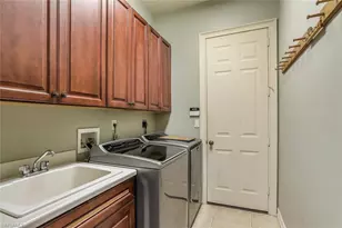 3155 Santorini Ct, Naples, FL 34119 - Photo 19