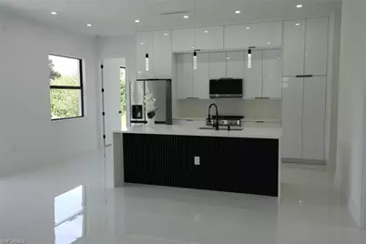 2512 40th St SW, Lehigh Acres, FL 33976 - Photo 9