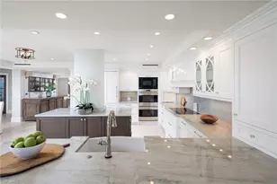 1285 Gulf Shore Blvd N, Naples, FL 34102 - Photo 11