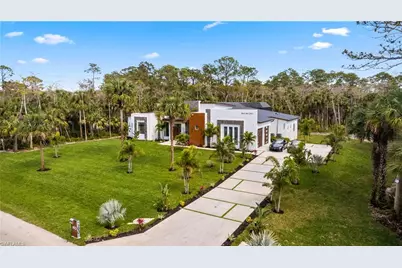 390 3rd St NW, Naples, FL 34120 - Photo 3