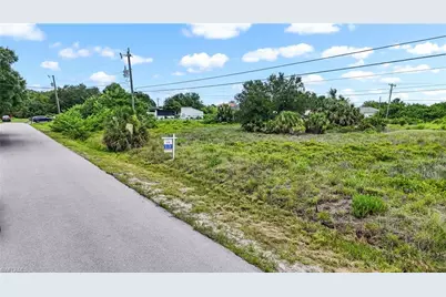 4212 9th St SW, Lehigh Acres, FL 33976 - Photo 7