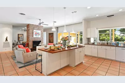 586 Yucca Rd, Naples, FL 34102 - Photo 9