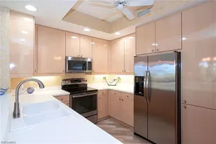 430 Cove Tower Dr, Naples, FL 34110 - Photo 7