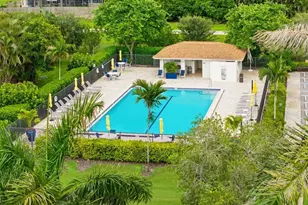 1001 Foxfire Ln, Naples, FL 34104 - Photo 41