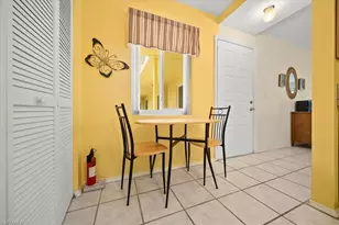 1001 Foxfire Ln, Naples, FL 34104 - Photo 7