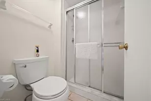 1001 Foxfire Ln, Naples, FL 34104 - Photo 23