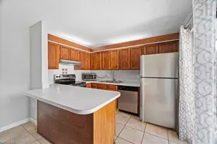 5212 Cedarbend Dr, Fort Myers, FL 33919 - Photo 7