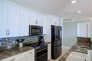 4001 Gulf Shore Blvd N, Naples, FL 34103 - Photo 31
