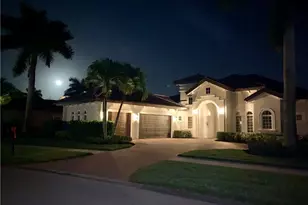 8950 Shenendoah Cir, Naples, FL 34113 - Photo 5