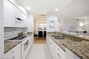 10361 Butterfly Palm Dr, Fort Myers, FL 33966 - Photo 9