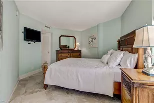 4041 Gulf Shore Blvd N, Naples, FL 34103 - Photo 25