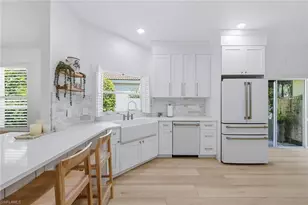 5900 Fountain Dr, Naples, FL 34119 - Photo 7