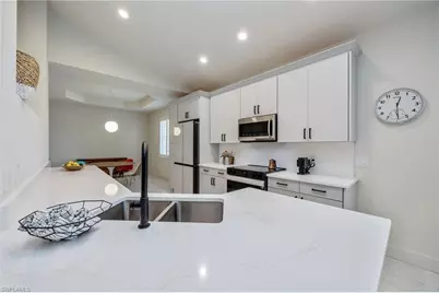 7128 Timberland Cir #201, Naples, FL 34109 - Photo 11