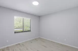 5784 Deauville Cir, Naples, FL 34112 - Photo 5