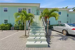 285 8th Ave S, Naples, FL 34102 - Photo 13