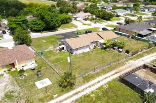 1940 48th St SW, Naples, FL 34116 - Photo 9