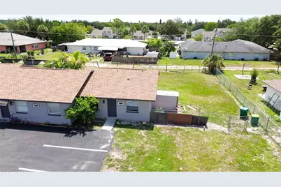 1940 48th St SW, Naples, FL 34116 - Photo 3