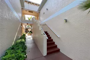 1096 Woodshire Ln, Naples, FL 34105 - Photo 23