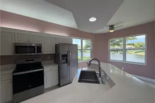 359 Dover Pl, Naples, FL 34104 - Photo 7