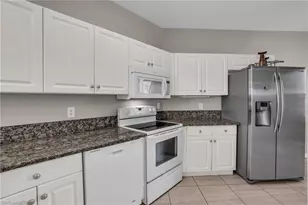 6560 Huntington Lakes Cir, Naples, FL 34119 - Photo 3