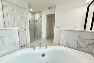 915 Edison Ave, Lehigh Acres, FL 33972 - Photo 7