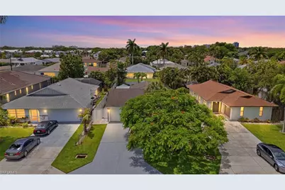 764 94th Ave N, Naples, FL 34108 - Photo 3