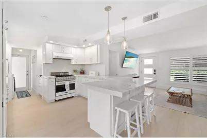 2180 Harbor Ln, Naples, FL 34104 - Photo 7