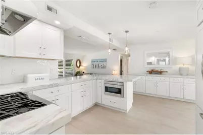 2180 Harbor Ln, Naples, FL 34104 - Photo 9