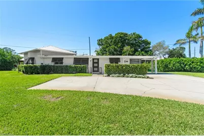 2180 Harbor Ln, Naples, FL 34104 - Photo 33