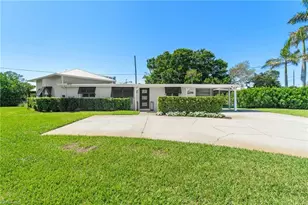 2180 Harbor Ln, Naples, FL 34104 - Photo 33