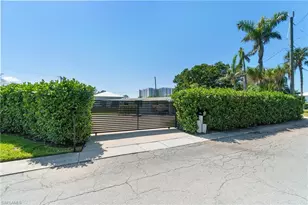 2180 Harbor Ln, Naples, FL 34104 - Photo 29