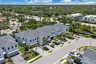 12964 Pembroke Dr, Naples, FL 34105 - Photo 17