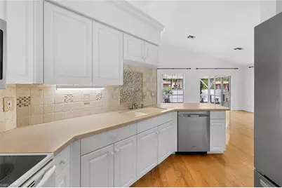 3157 Carriage Cir, Naples, FL 34105 - Photo 9