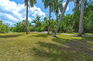 1551 Bembury Dr, Naples, FL 34102 - Photo 3